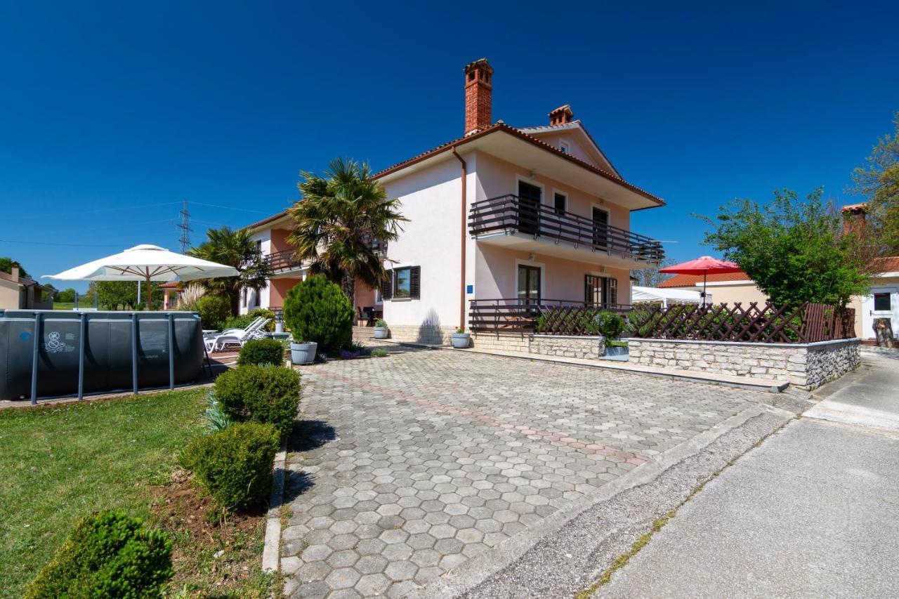 Family Friendly Apartments With A Swimming Pool Cepic, Central Istria - Sredisnja Istra - 11636 Zatka Cepic Exterior foto